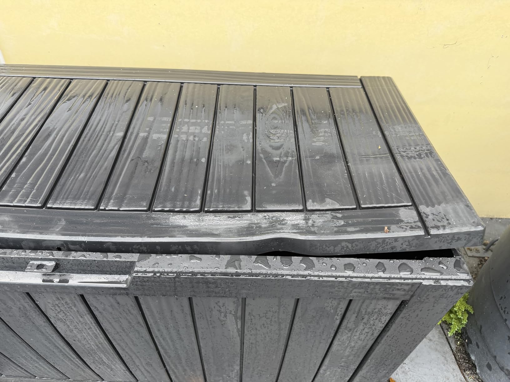 90 Gal Deck Box,Waterproof Resin Outdoor Storage Gas Lift,Lockable Black customer photo 2