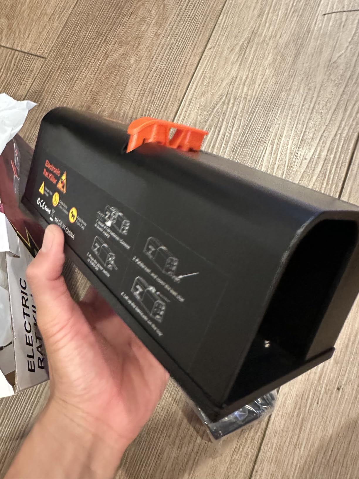 Electric Rat Trap Indoor for Home, 3900V Electronic Rat Trap Zapper with Anti-Escape Baffle, No-Touch Cleanup, Reusable Plug-in Rodent Trap for Home Kitchen Garage customer photo 2