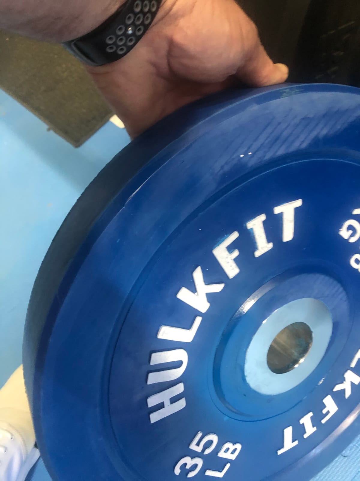 HULKFIT 2-Inch Olympic Rubber Weight Plates Sets, Bumper Plates Set with 7ft Bar, 100-390LB Set, Colored customer photo 2