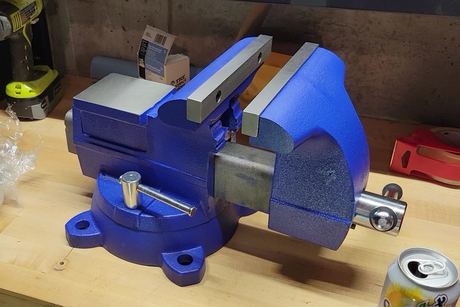 Yost Vises 460 Combination Vise | 6 Inch Jaw Width Heavy-Duty Utility Pipe and Bench Vise |Secure Grip with Swivel Base| Made with Cast Iron and Steel U Channel Bar | Blue customer photo 1