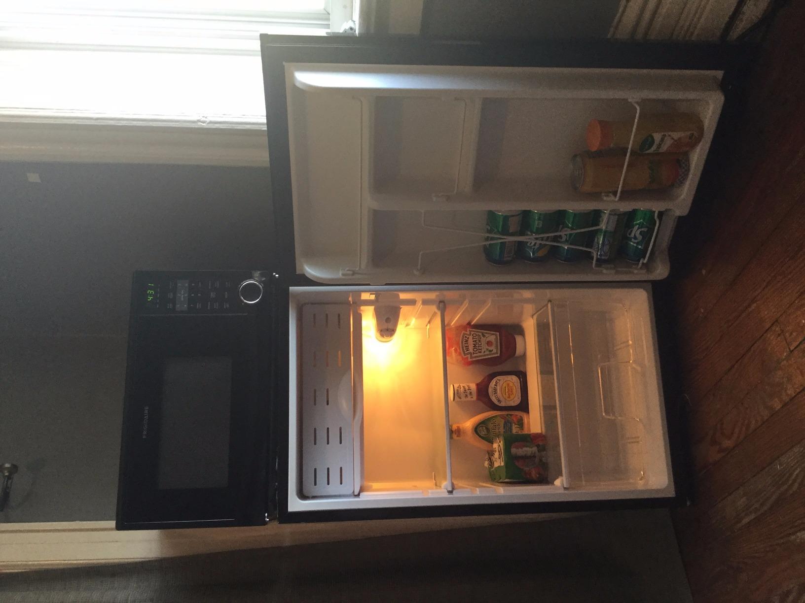 ARCTIC CHEF Mini Refrigerator, Compact Freezer Compartment, Adjustable Thermostat Control, Reversible Door, Ideal Fridge for Dorm, Office, Apartment, Platinum Stainless, 3.2 Cubic Feet customer photo 1
