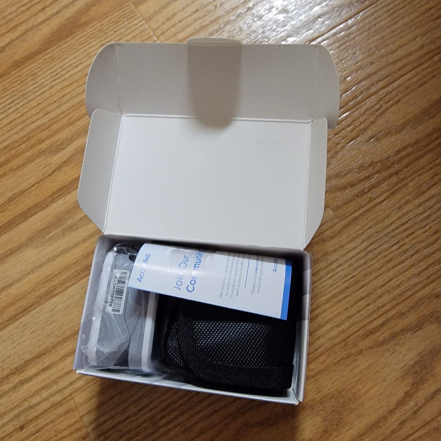 AccuMed CMS-50D1 Fingertip Pulse Oximeter Blood Oxygen Sensor SpO2 for Sports and Aviation. Portable and Lightweight with LED Display, 2 AAA Batteries, Lanyard and Travel Case (White) customer photo 1