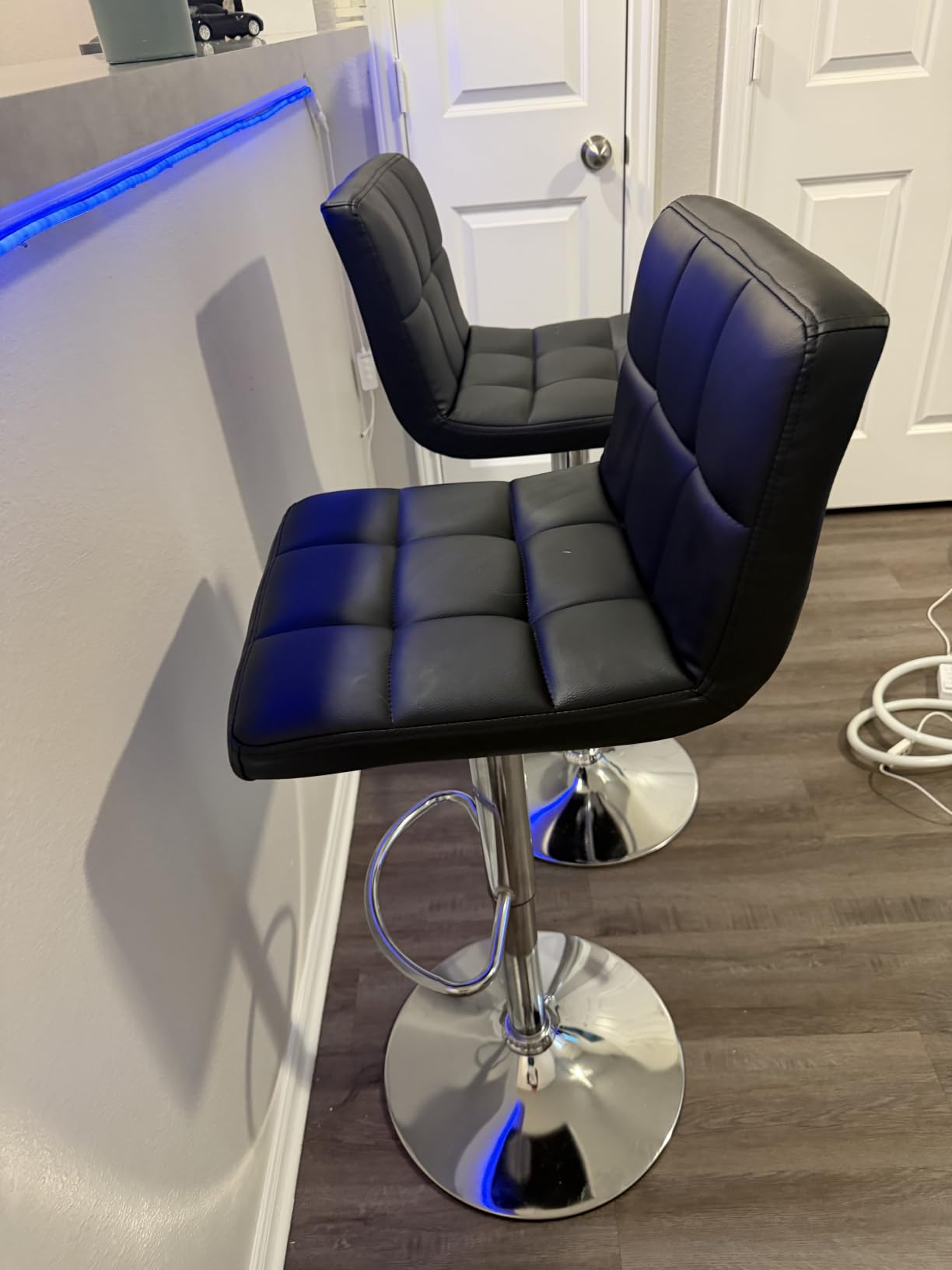 Homall Bar Stools Set of 2, Modern PU Leather Adjustable Swivel Barstools with Back & Metal Base, Upholstered Hydraulic Island Chairs, Armless Counter Height Bar Stools for Kitchen (Black) customer photo 2