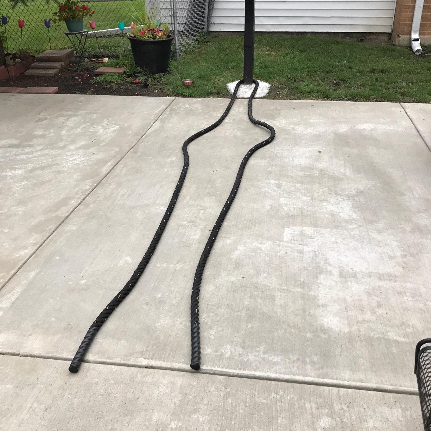 Amazon Basics Battle Rope for Home Gym Workout, Exercise Training Equipment customer photo 2