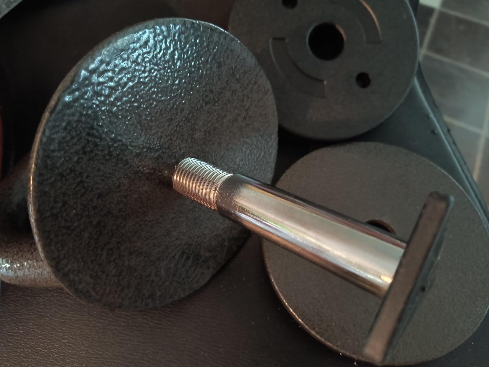 Apex 20 lb Adjustable Kettlebell Handle Loads to 50 lbs 1 Inch Plates Only customer photo 1