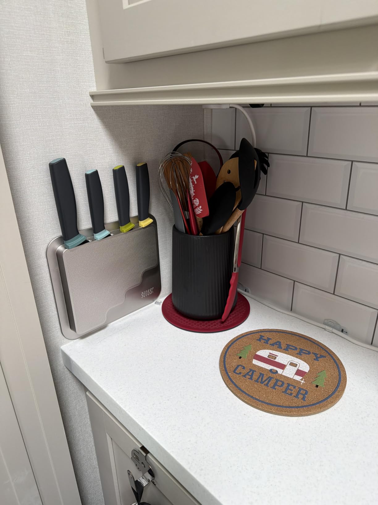 Joseph Joseph DoorStore Knives Elevate Set with Knife Block 3M Adhesive Wall and Cabinet Door Mount, 5-piece Opal customer photo 1
