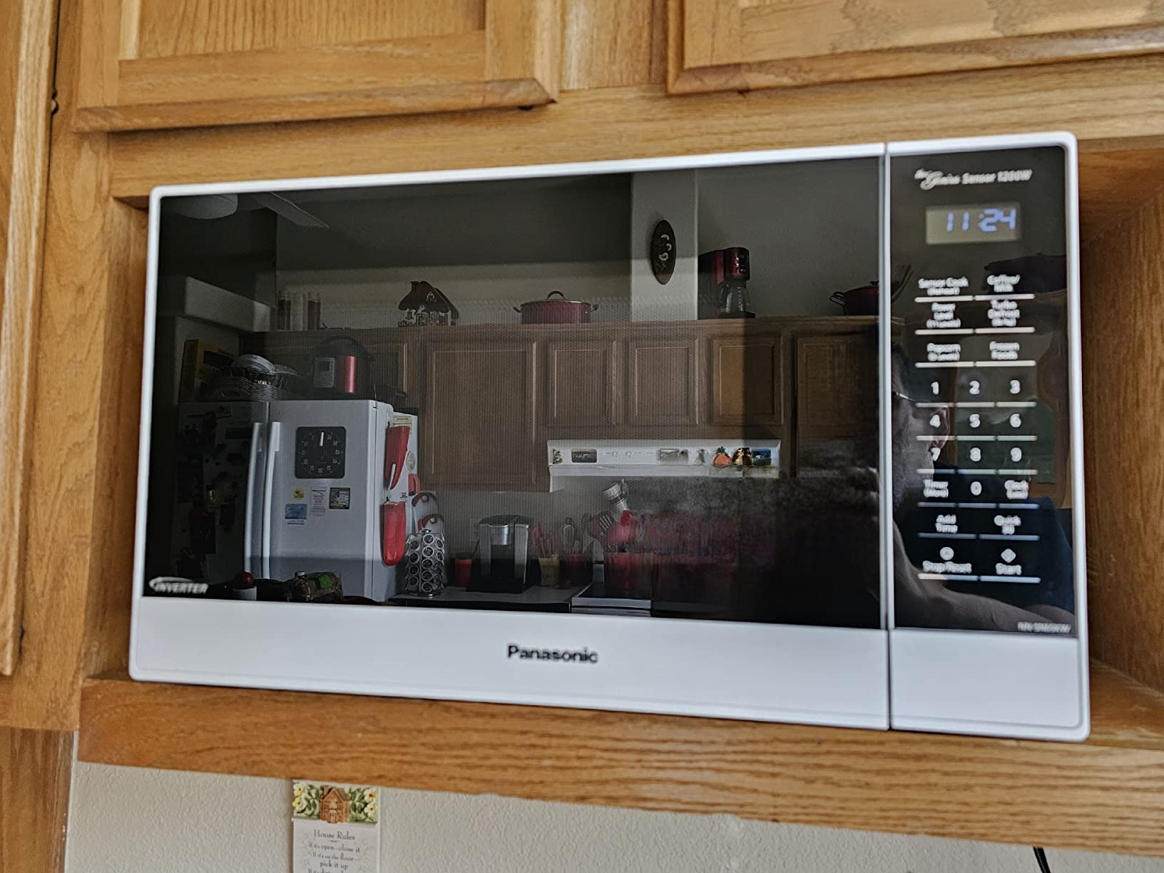 Panasonic NN-SN65KB Microwave Oven with Inverter Technology 1200W, 1.2 cu.ft. Small Genius Sensor One-Touch Cooking, Popcorn Button, Turbo Defrost-NN-SN65KB (Black) customer photo 1