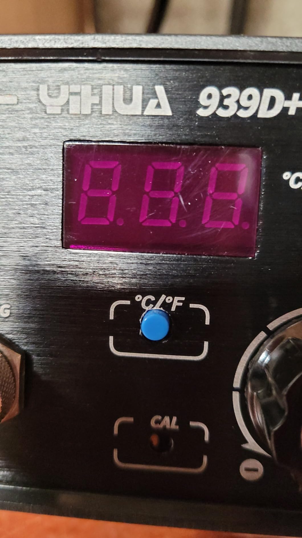 YIHUA 939D+ Digital Soldering Station, 75W Equivalent with Precision Heat Control (392°F to 896°F) and Built-in Transformer. ESD Safe, Lead Free with °C/°F display (Black) customer photo 2