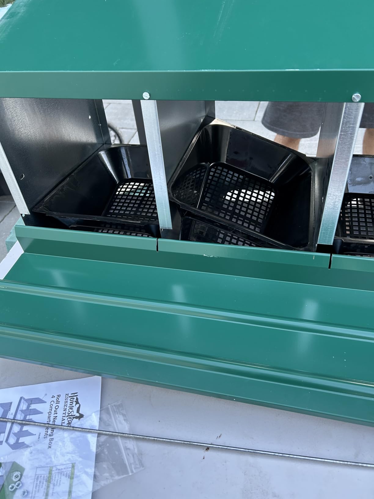 Homestead Essentials Deluxe Metal 4 Compartment, Forward Rollout & Rollaway, Hen & Chicken Nesting Box with Universal Easy Access Protective Egg Laying Collection Lid customer photo 2