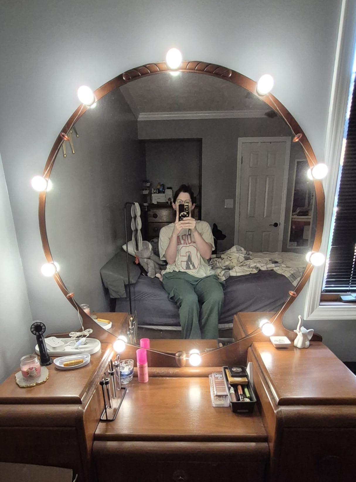 Consciot LED Vanity Lights for Mirror, Hollywood Style 10 Dimmable Bulbs customer photo 2