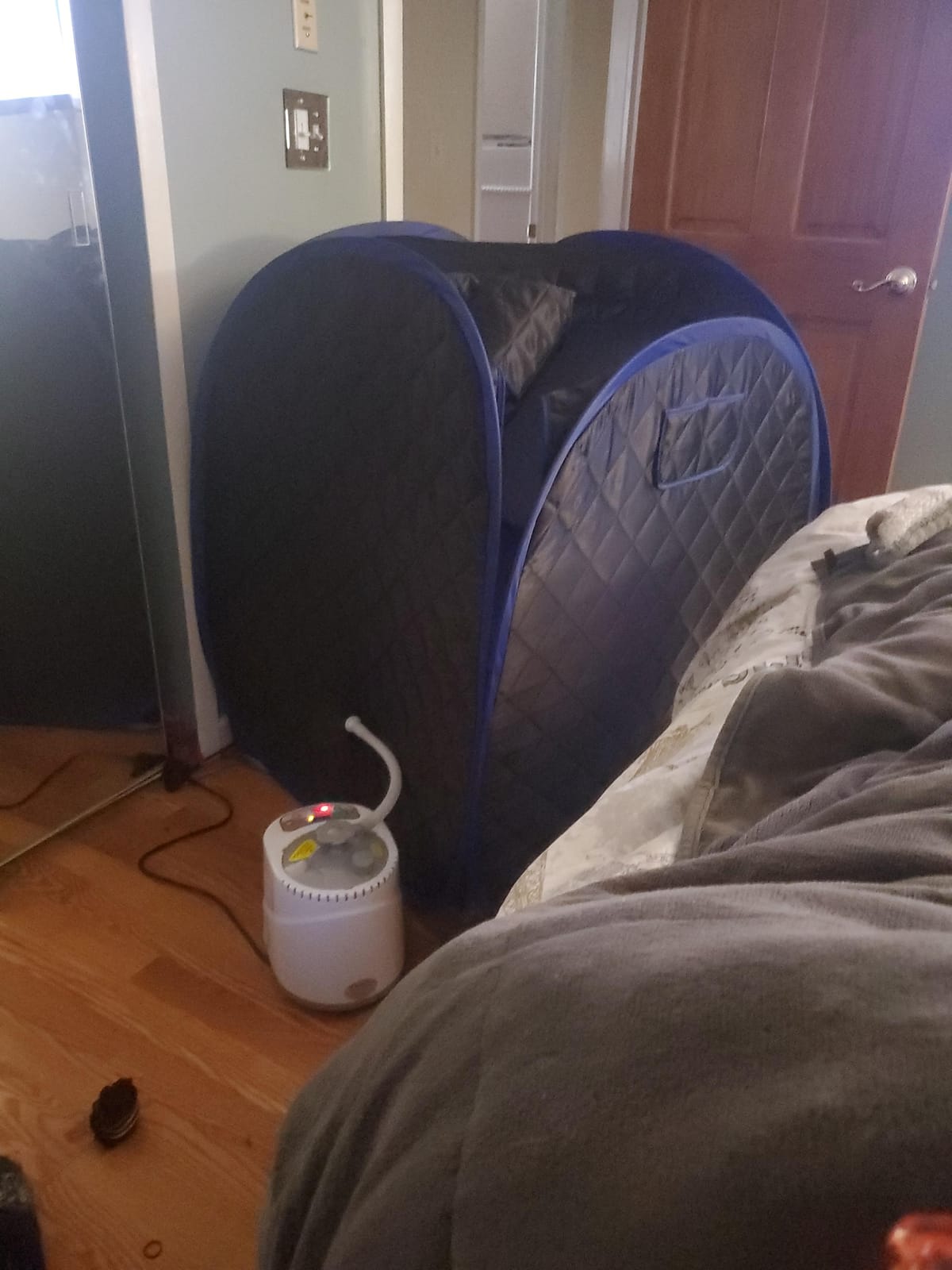 Smartmak Portable Sauna Kit, one Person Full Body at Home Spa Hat Tent, Include 2L Steamer with Remote Control for Detox US Plug- Black customer photo 2
