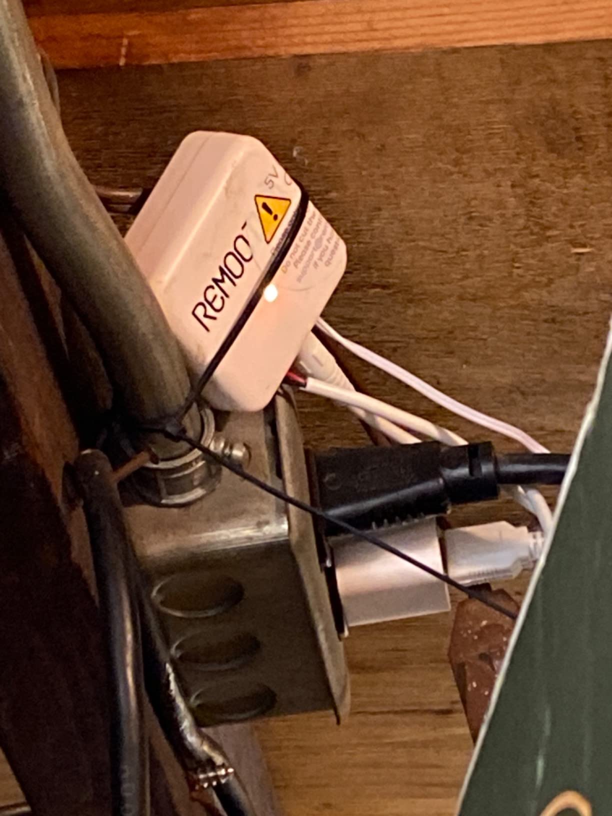 Remootio 2 WiFi and Bluetooth Smart Garage Door opener with iOS and Android App, Apple Home (HomeKit), Amazon Alexa, Google Home, SmartThings, Siri Shortcuts compatible. With sensor and power adapter. customer photo 2