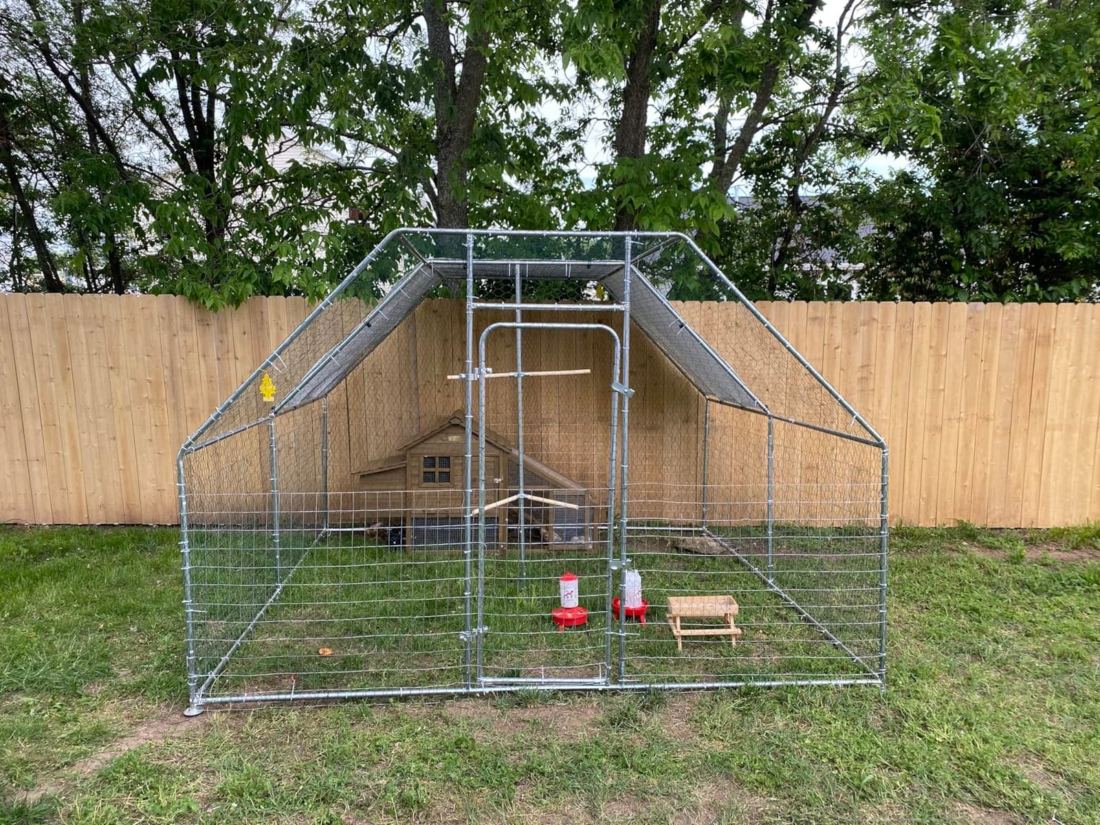 Chicken Coop Large Metal Chicken House/Pen with Climbing Frame for 15-20 Chickens, Outdoor Walk-in Poultry Cage Flat Shape for Ducks, Rabbits, Dogs Etc, 236