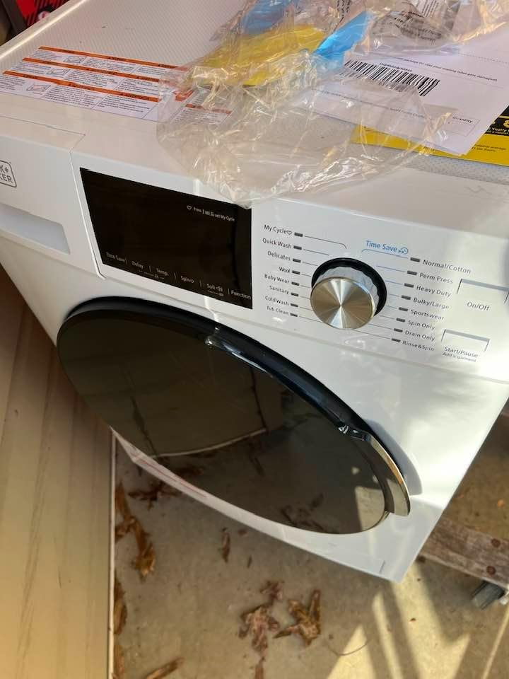BLACK+DECKER Front Load Washer, 2.7 Cu. Ft. Compact Washing Machine with LED Display & 16 Cycles customer photo 1