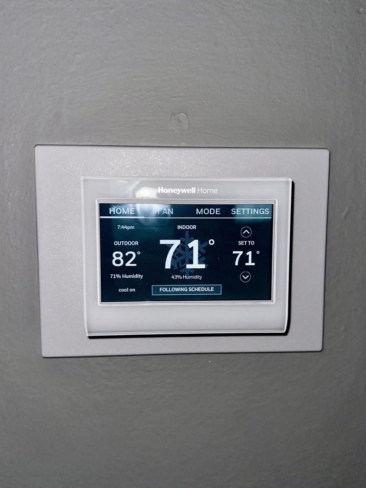 Honeywell Home RTH9600WF Smart Color Thermostat ENERGY STAR Wi-Fi Programmable Touchscreen Alexa Ready - C-Wire Required customer photo 2