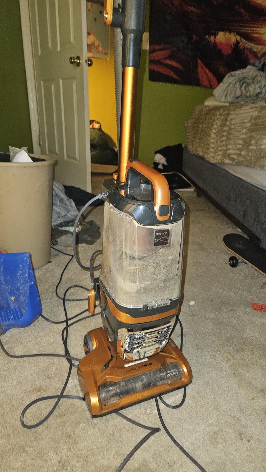 Kenmore Featherlite Lift-Up Bagless Upright Vacuum customer photo 1