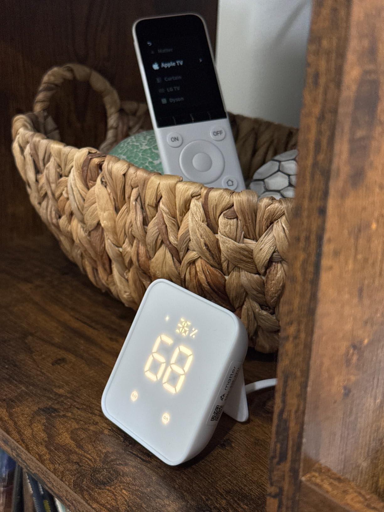 SwitchBot Hub 2 (2nd Gen), Work as a WiFi Thermometer Hygrometer, IR Remote Control, Smart Remote and Light Sensor, Link SwitchBot to Wi-Fi (Support 2.4GHz), Alexa, Google Home, Apple Home Compatible customer photo 2