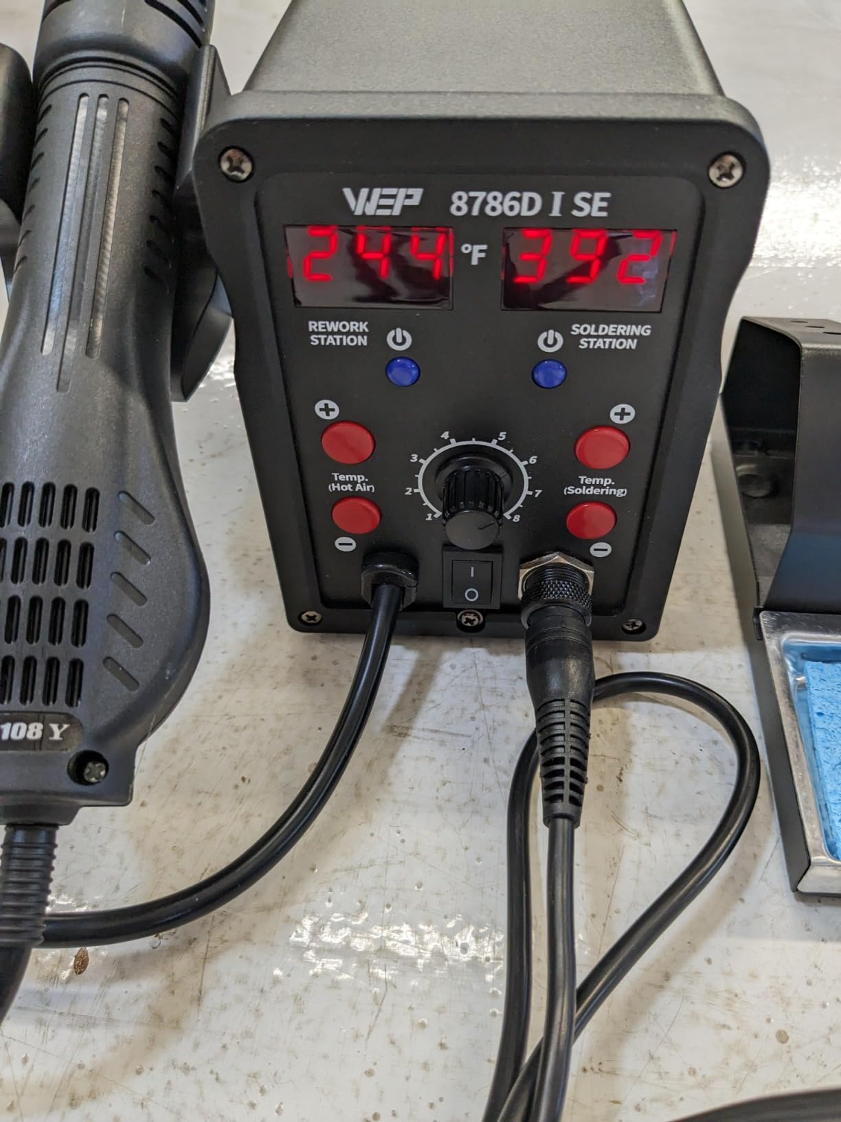 WEP 8786D-I SE Hot Air Soldering Iron Station Kit 2-IN-1 for Rework, Desoldering with Lead-Free Solder Wire, 5 Soldering Tips, 3 Hot Air Nozzles,Tweezers, Desoldering Pump customer photo 1