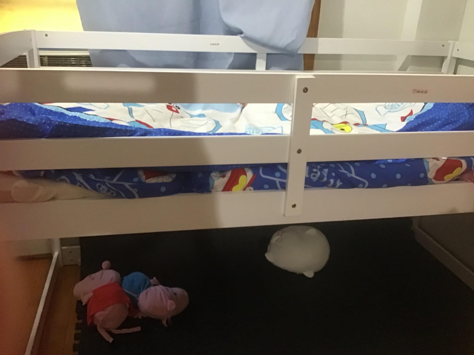 KOMFOTT Low Bunk Bed Twin Over Twin, Solid Wood Bunk Bed Frame with Built-in Ladder & Safety Guardrails, Space-Saving Low Bunk Bed for Kids, Teens, No Box Spring Needed customer photo 1