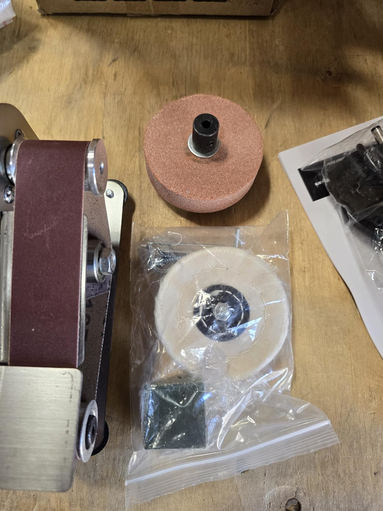 Mini Belt Sander, 7-Speed Knife Sharpener, 15-Degree Grinder customer photo 1