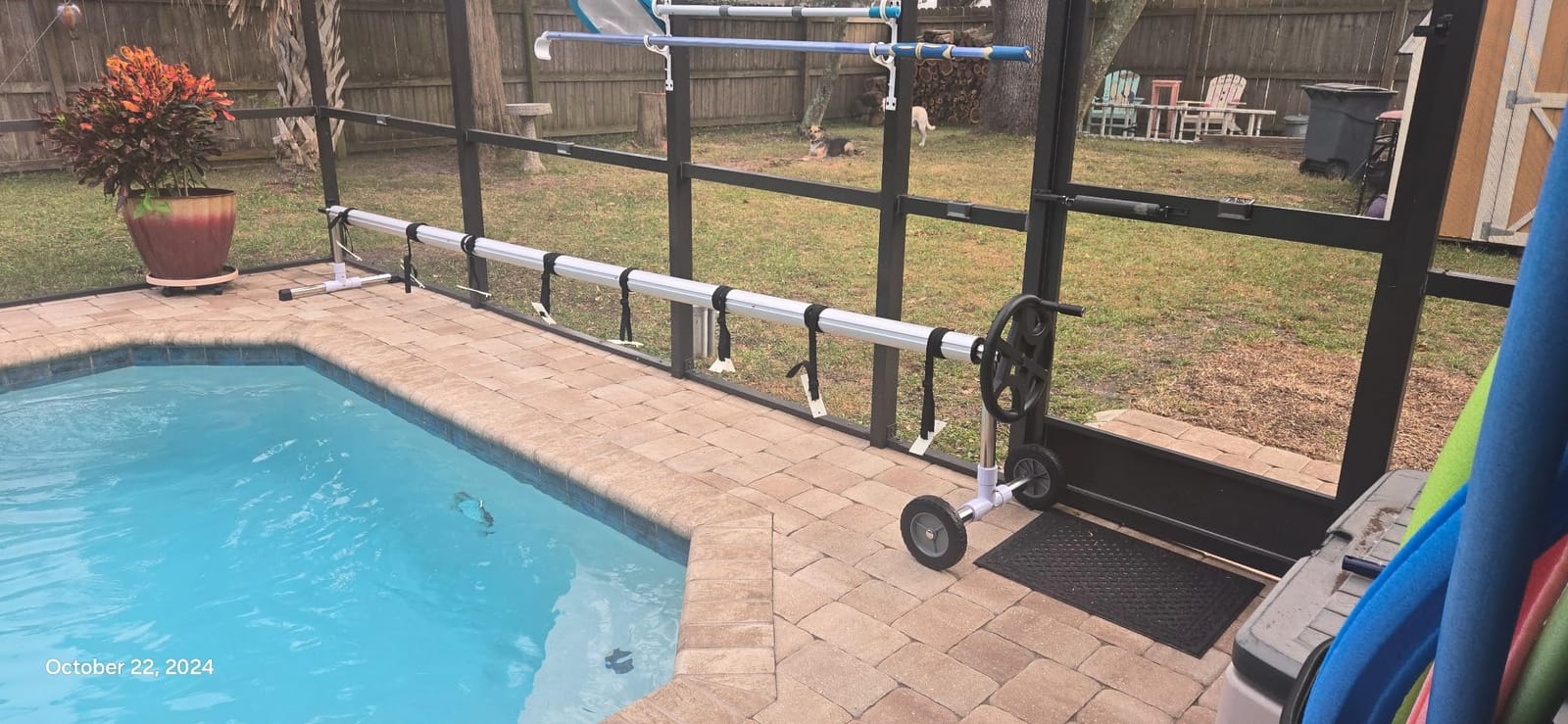 Outvita 18FT Pool Cover Reel Set, Solar Cover Aluminum Roller with Rubber Wheels for Inground Outdoor Swimming Pools, Adjustable Above Ground Pool Blanket Reels, Black customer photo 1