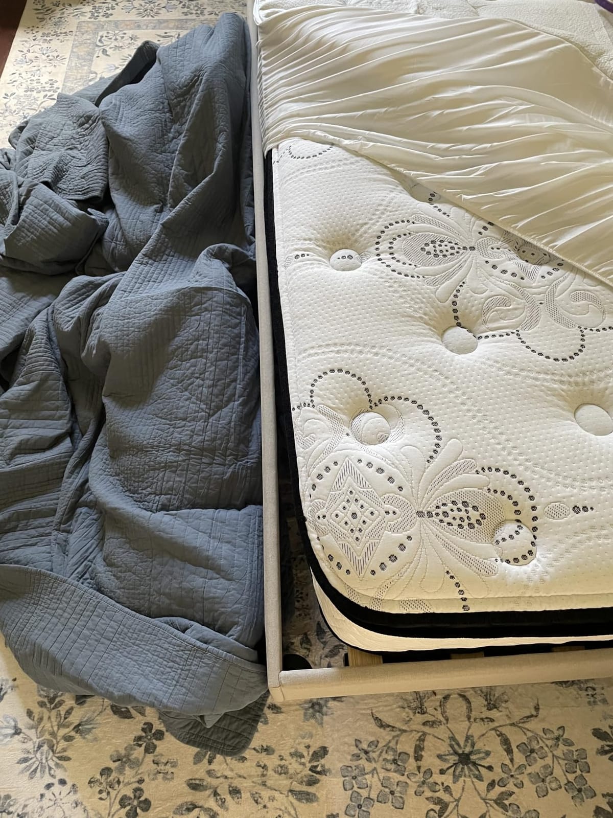 Signature Design by Ashley Queen Pillow Top 13 ' Pillow Top Hybrid Mattress with Gel Memory Foam, Edge Support for Cool Sleep and Pressure Relief, Fiberglass-Free, Bed In A Box customer photo 2
