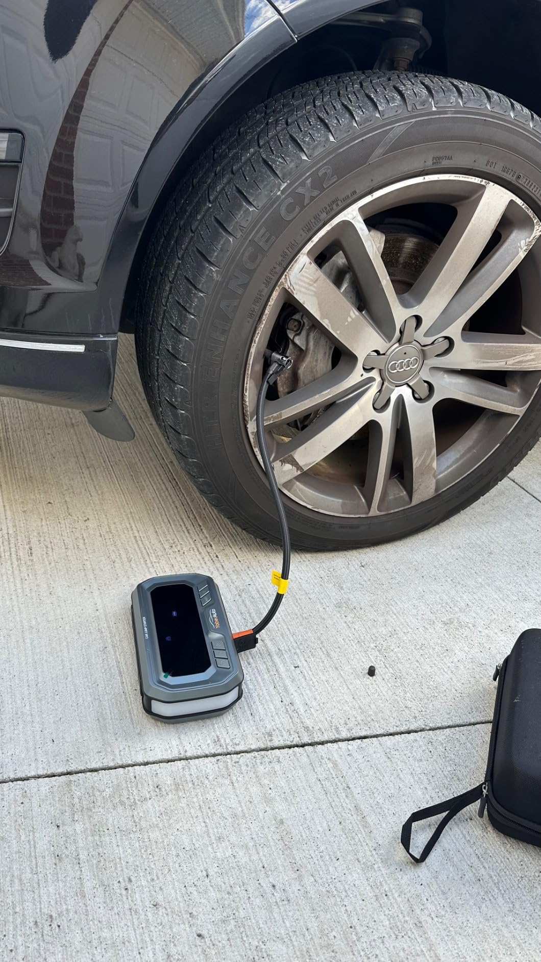 YaberAuto 12-in-1 Jump Starter with Air Compressor 8000A 160PSI 65W Charge customer photo 1