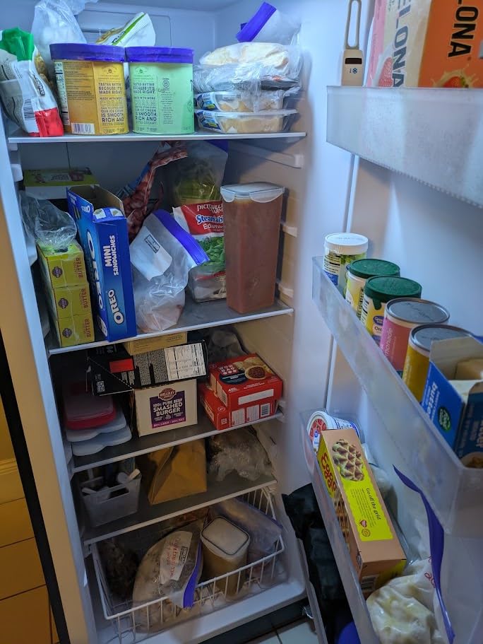 BLACK+DECKER 10 Cu. Ft. Upright Freezer, BUF1000LW, White customer photo 1