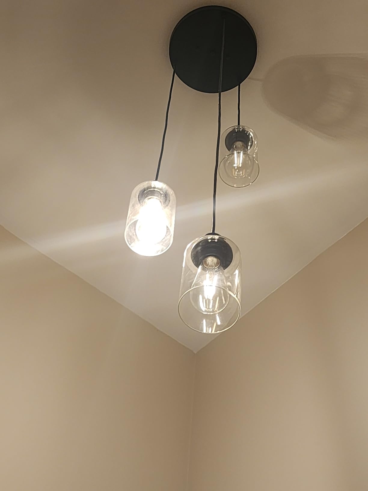 Licperron 2 Pack Modern Black Pendant Lighting, Clear Glass Shade Pendant Lights Kitchen Island, Hanging Ceiling Light Fixture, Farmhouse Pendant Lighting for Dining Room Bedroom Bar Office customer photo 2