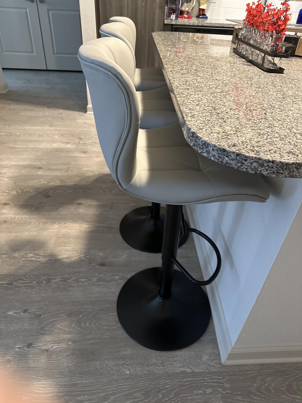 Bar Stools Set of 2,Adjustable Swivel Barstools, Faux Leather Bar Chairs,Upholstered Counter Height with High Backrest for Kitchen Island, Black customer photo 1