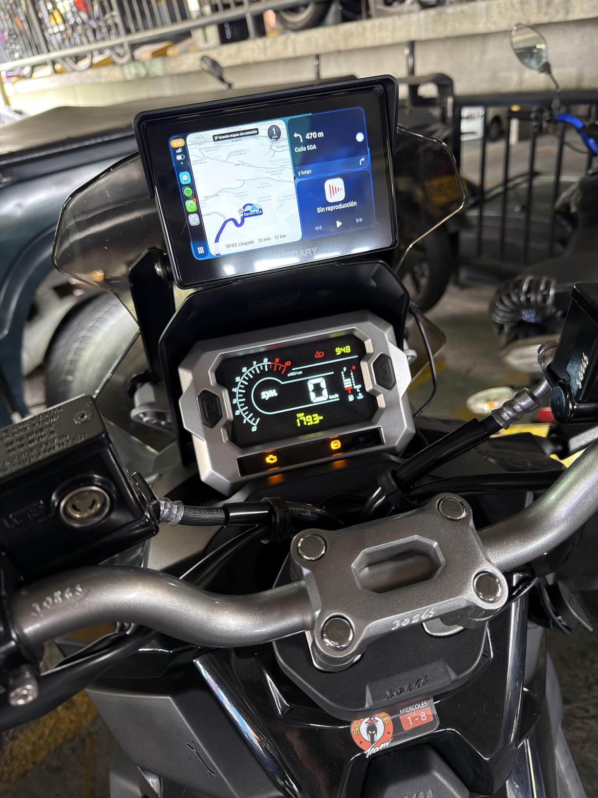 W722 Motorcycle CarPlay Wireless with Android Auto Screen customer photo 1