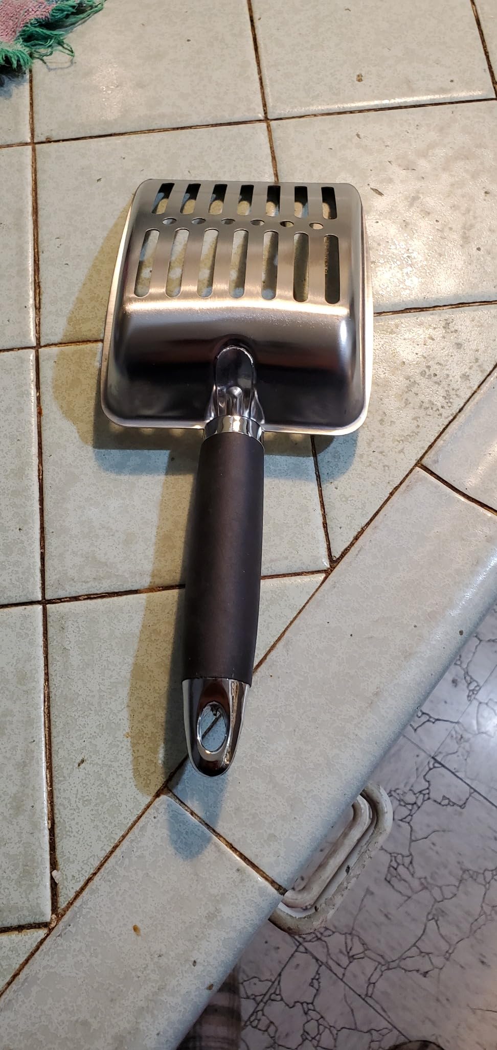 Cat Litter Scoop - Stainless Steel Metal Cat Litter Scoop-Kitty Metal Scooper-Sturdy Mesh Scooper - Mesh Shovel-Easy to Clean - Suitable for Cat Litter Box - Light Black customer photo 1