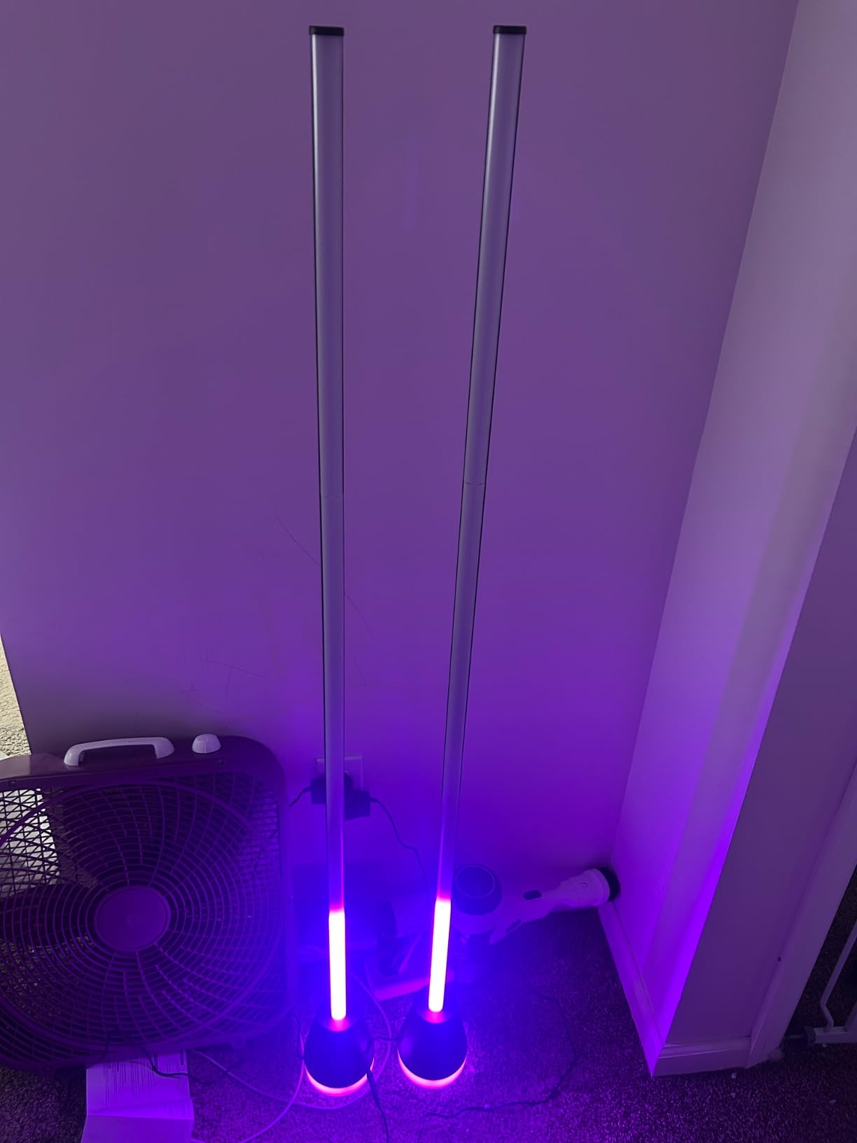 Keepsmile Smart RGB LED Corner Floor Lamp,172 LEDs Bright Standing Lamps for Living Room with APP and Remote,Modern Floor Lamp with Music Sync and 16 Million Colors, Ambient Lighting for Bedroom customer photo 2