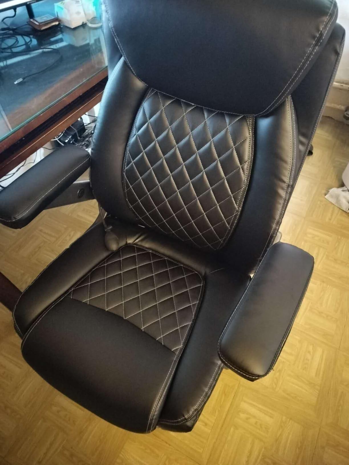 600LBS Large Heavy Duty Office Chair with 5D Flip Arms,Comfy Big and Tall Executive Office Desk Chair with Pocket Spring Cushion,High Back Computer Chair with Lumbar Support,Dual Rubber Wheel customer photo 1