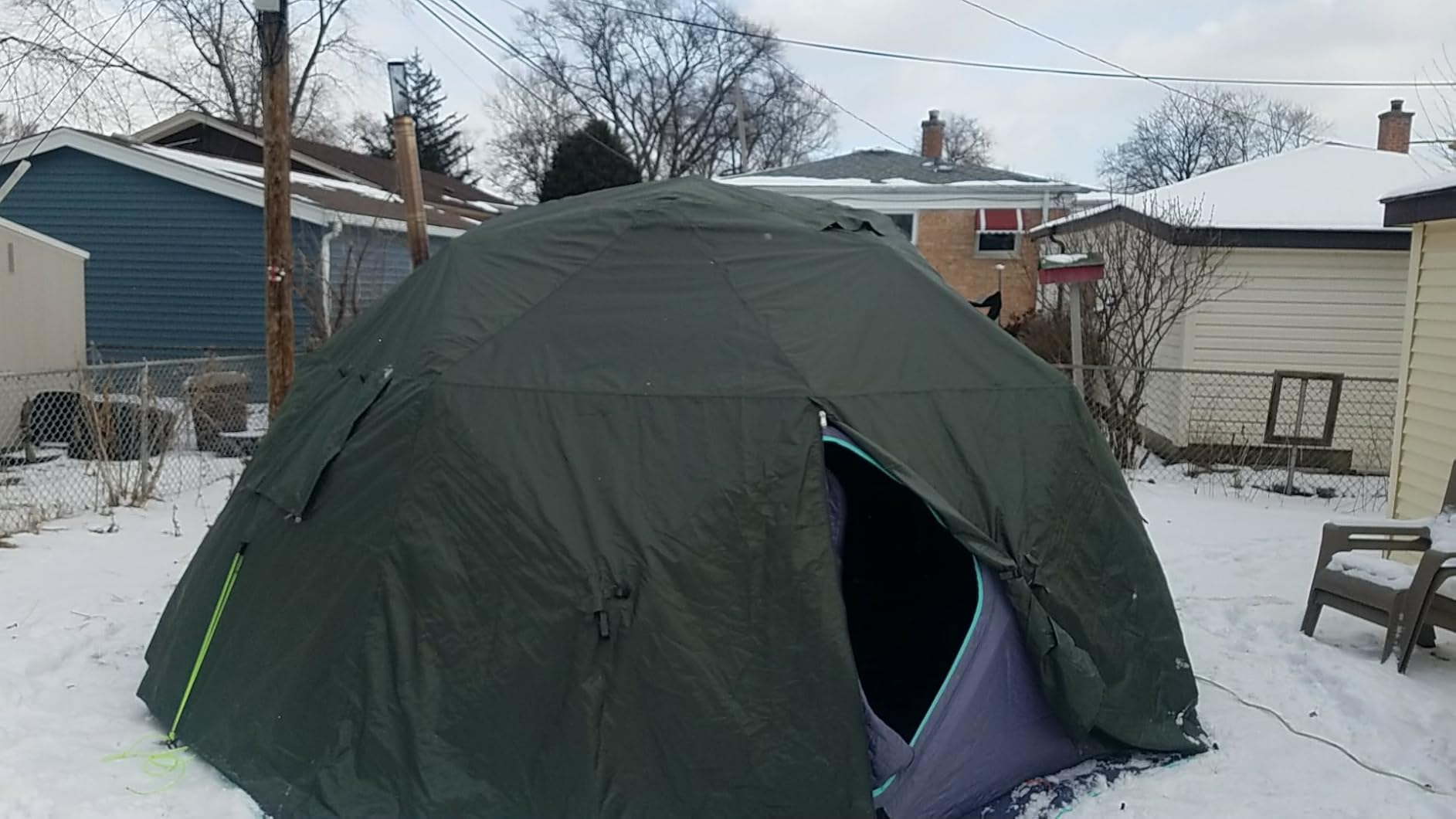 QualyQualy Insulated Pop-Up Tent with Floor - 8-10 Person Ice Fishing Shelter, 147sq.ft Windproof Ice Shack Hut with Stove Jack, Carrying Bag customer photo 1