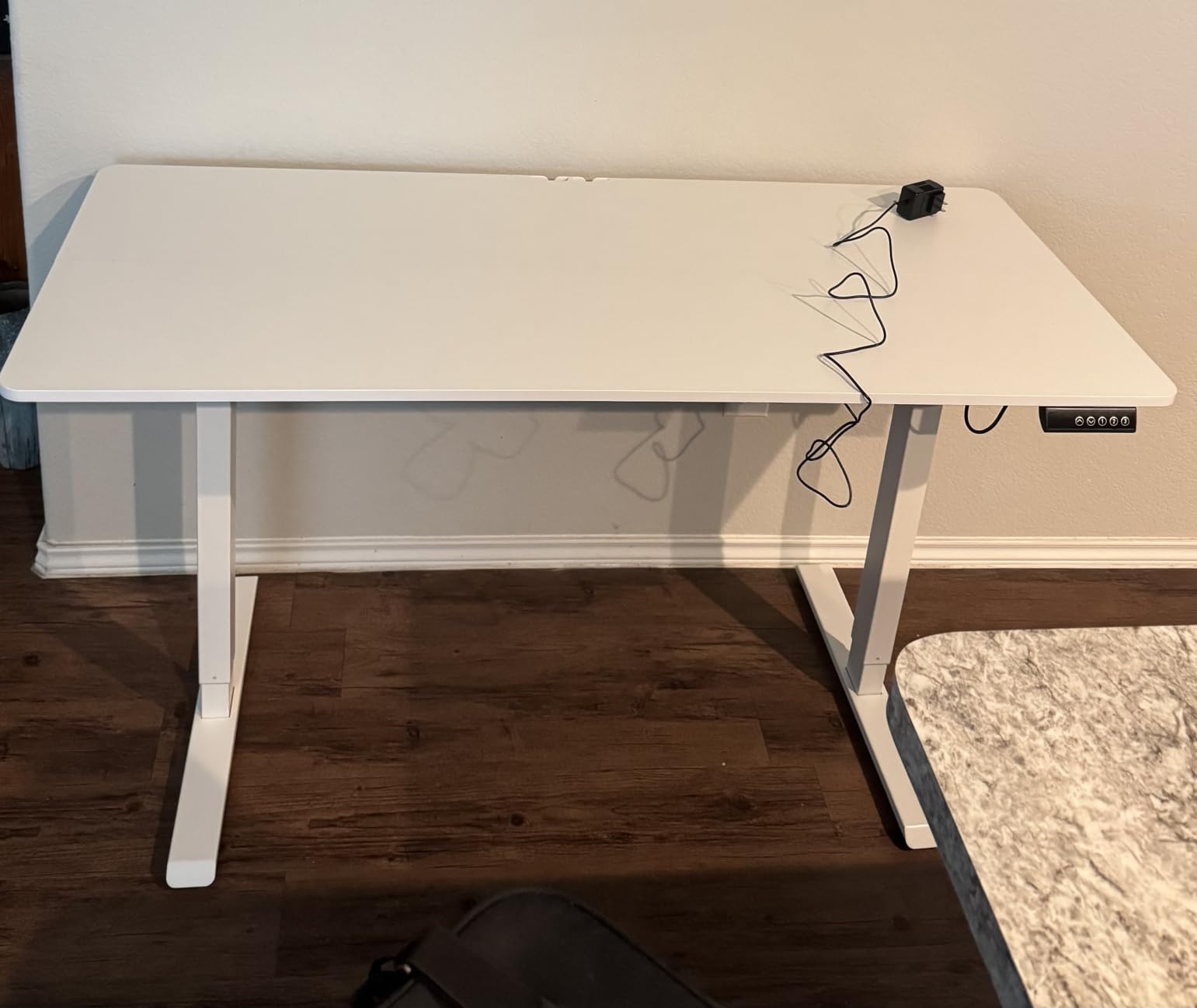 Veken 55 Inch Large Electric Standing Desk, Gaming Table, Black customer photo 1