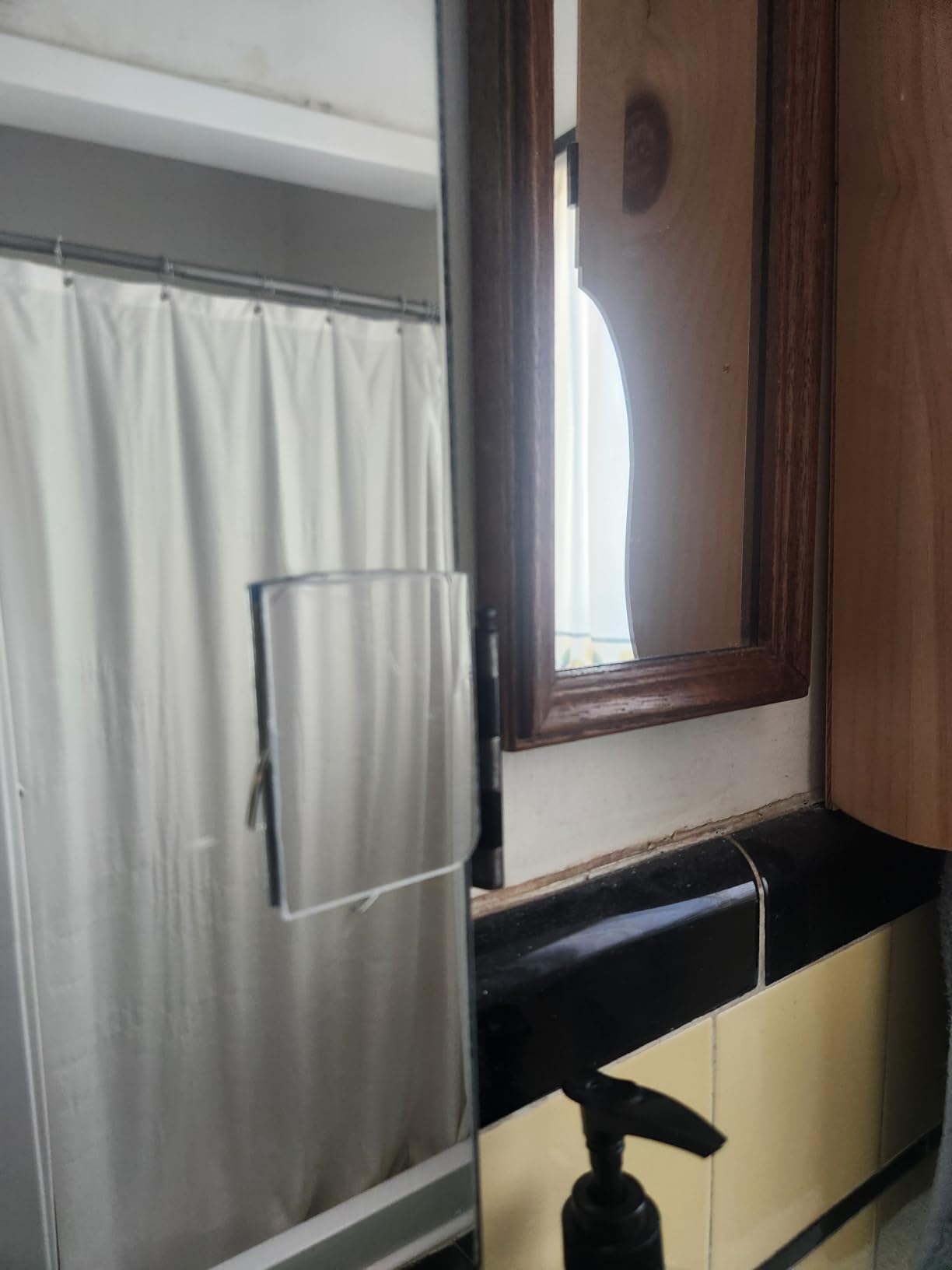 yuntop 2 Pack Self Adhesive Acrylic Mirror, 2MM Flexible Plastic Mirror, Shatterproof PS Frameless Wall Mirror for Bathroom Vanity and Entryway (6 x 6 inch) customer photo 1