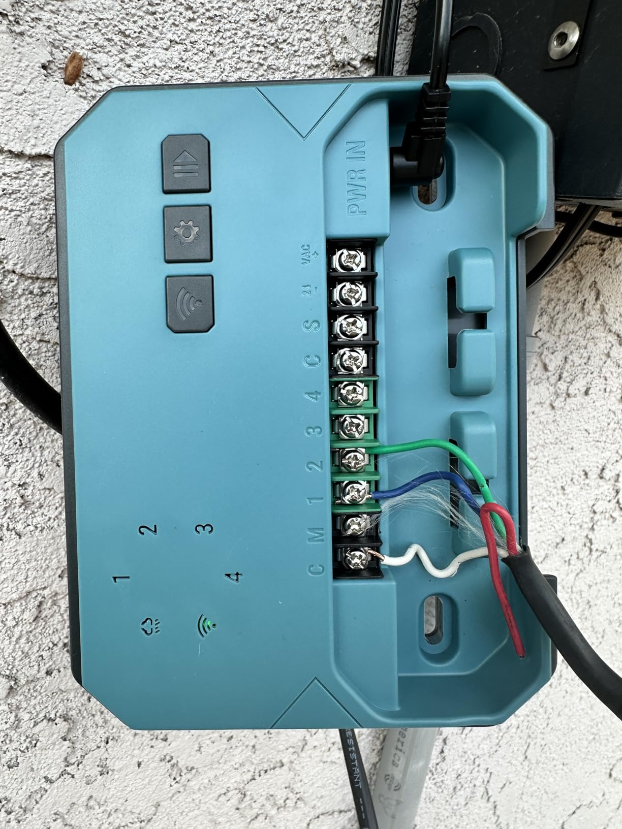 Smart Sprinklers Controller 2.4GHz WiFi, Irrigation Controller Easy Use App Enabled, 4 Zones + 16 Plans, Save Water Auto Skip Rain, Freeze & Wind, 10 Minutes Install customer photo 2