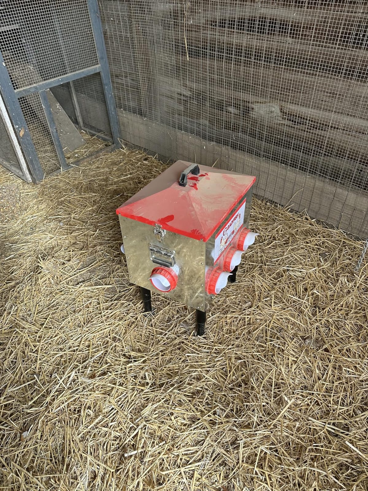 GADFISH 55 lbs Large Capacity Automatic Chicken Feeder - 8 Feeding Ports, No Waste Chicken Feeder, Height-Adjustable Legs & Secure Locking Lid for Chickens, Ducks & Poultry customer photo 2
