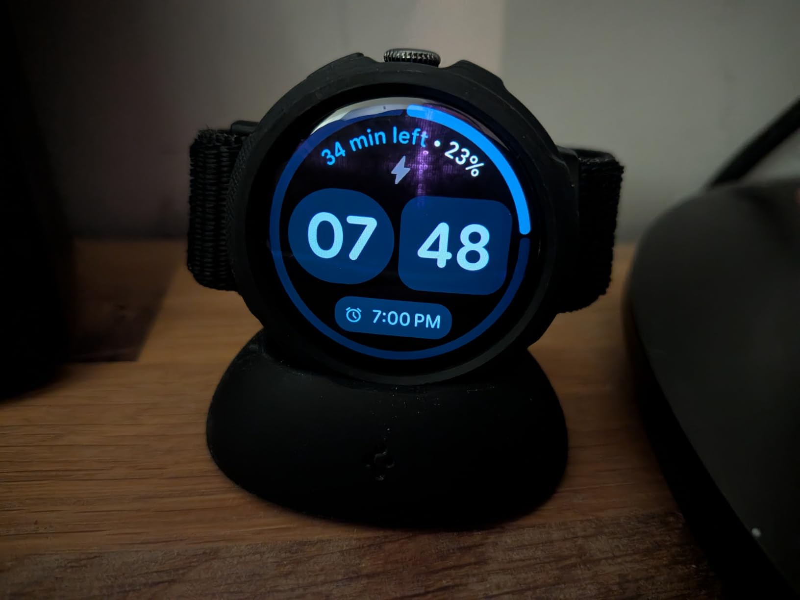 Google Pixel Watch 4 (45mm) - Smartwatch - Obsidian Active Band - Wi-Fi customer photo 1