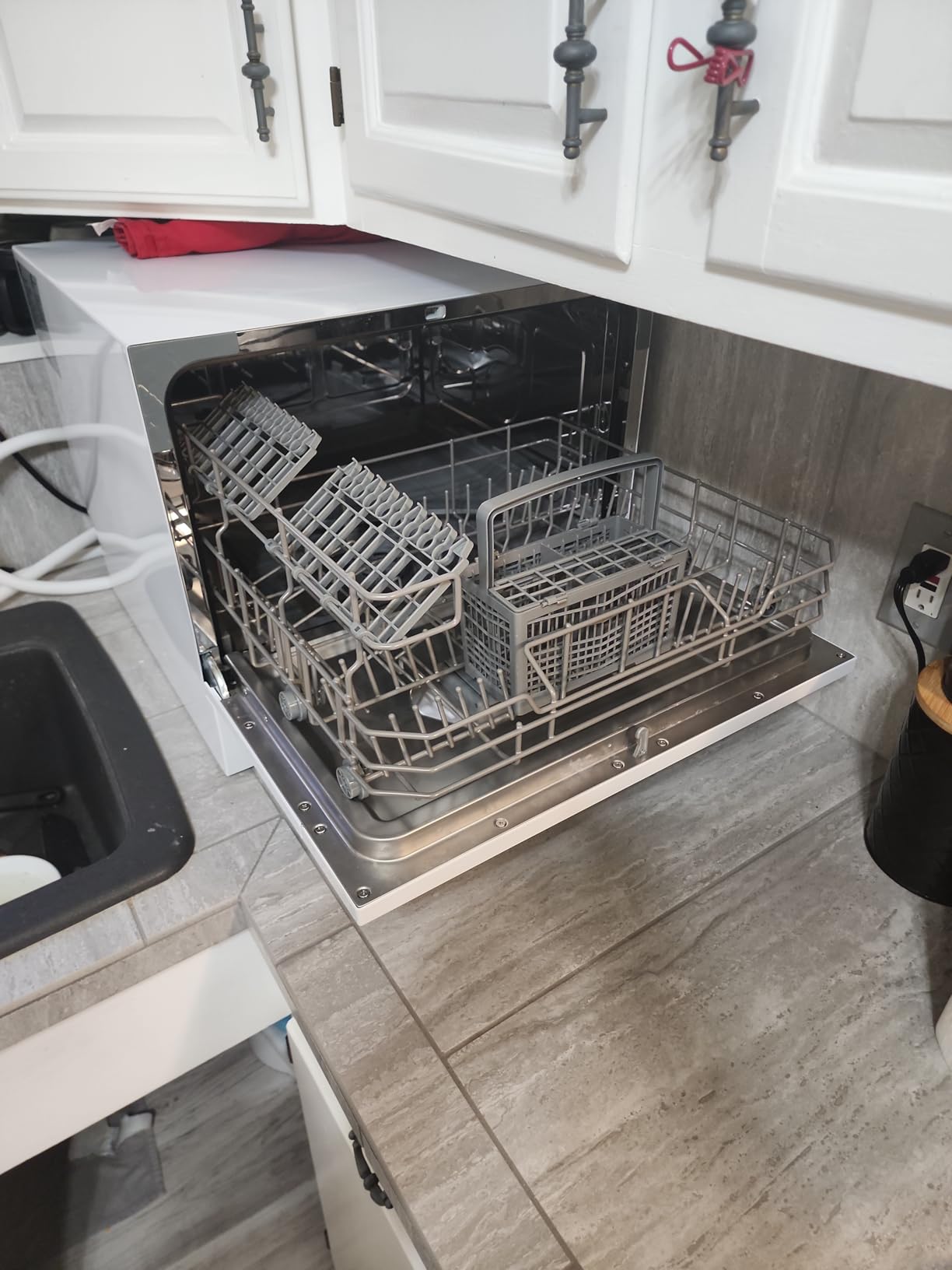 HAMILTON BEACH Portable Dishwasher with Wheels, 19in Wide, 8 Place Settings Capacity, White customer photo 2