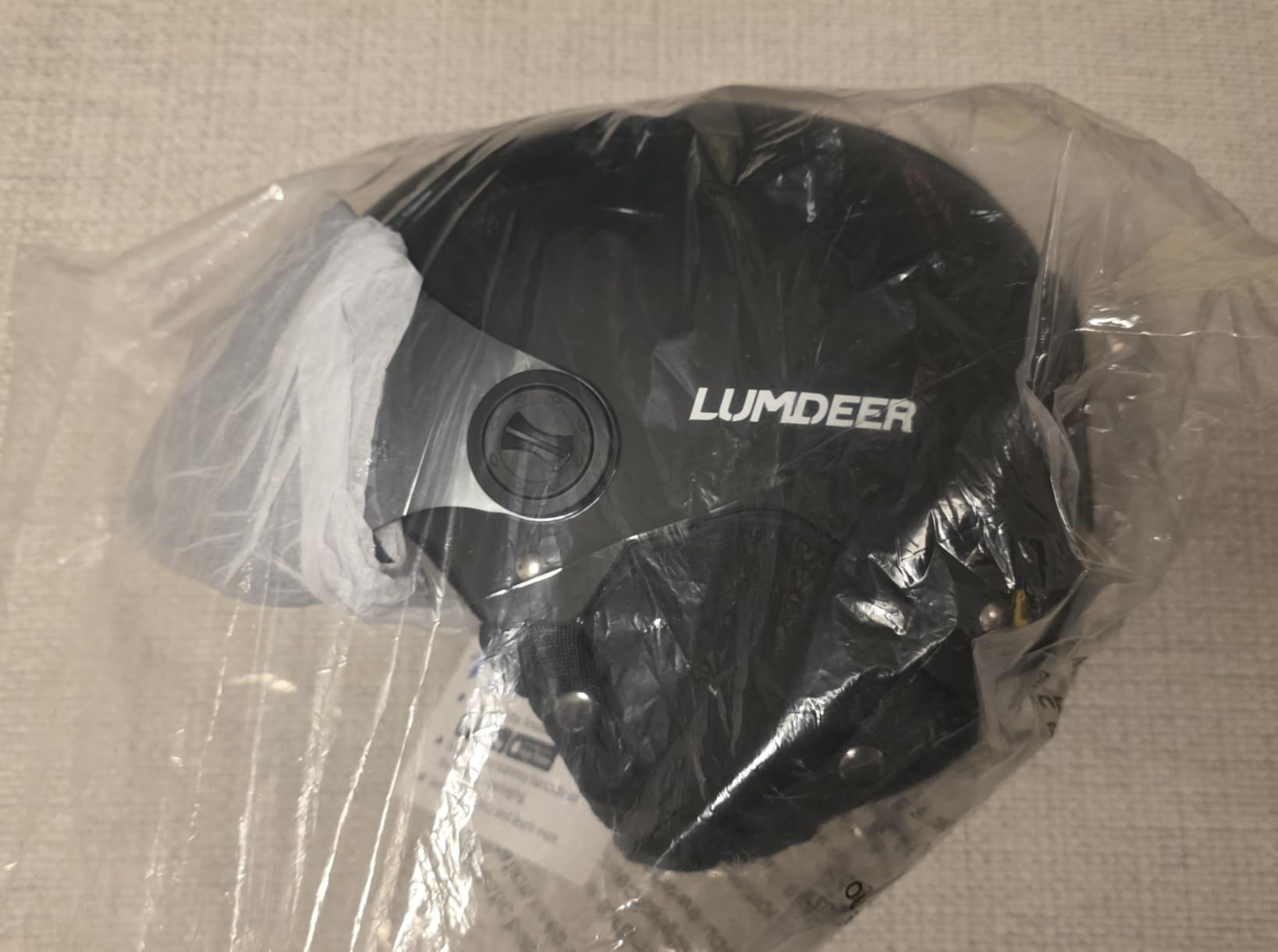 LUMDEER Ski Helmet with 2 in 1 Visor Goggles, UV Protection Snowboard Helmet, Certified Ajustable Snow Sport Helmets for Men Women Skiing, Skating, Snowboarding customer photo 2