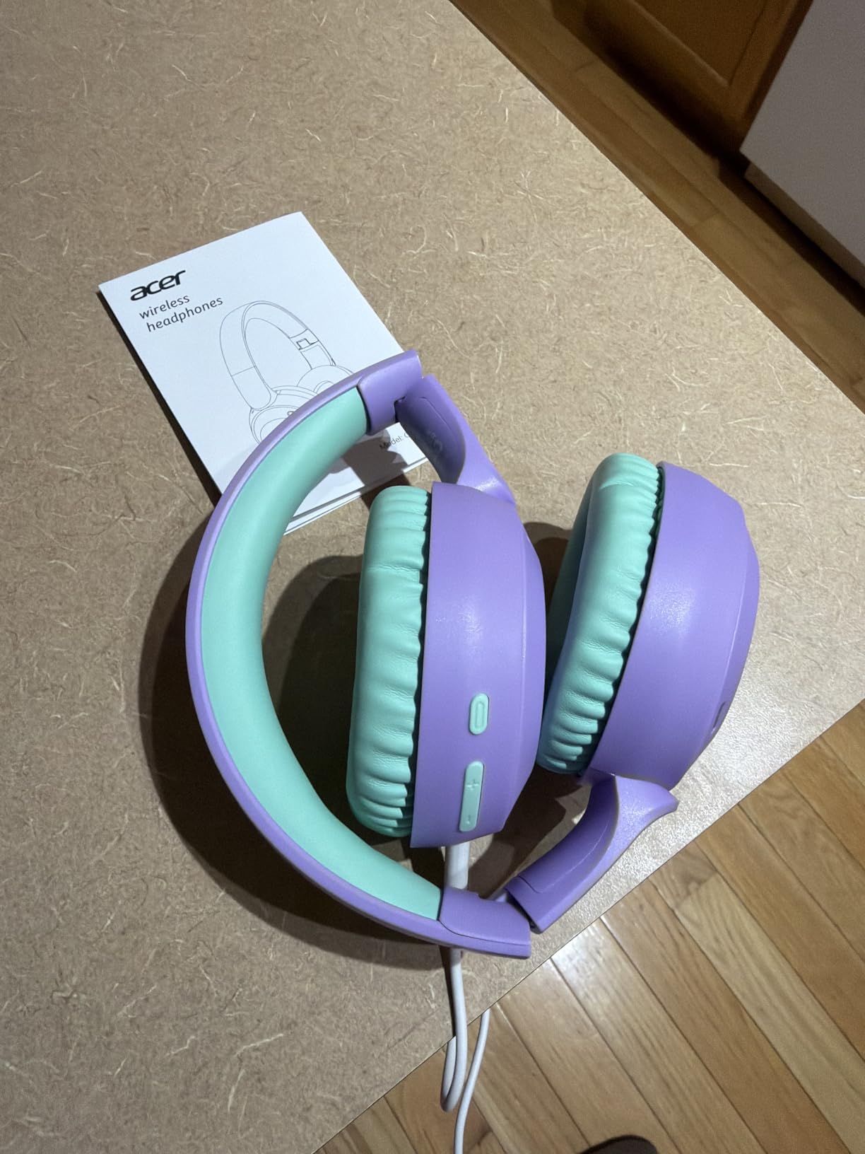 Acer Kids Bluetooth Headphones, 85/94dB Volume Limiter, Foldable Wireless Over-Ear Headphones for iPad, Travel, 60H Playtime, Bluetooth 6.0, Built-in Mic, Blue Green customer photo 2