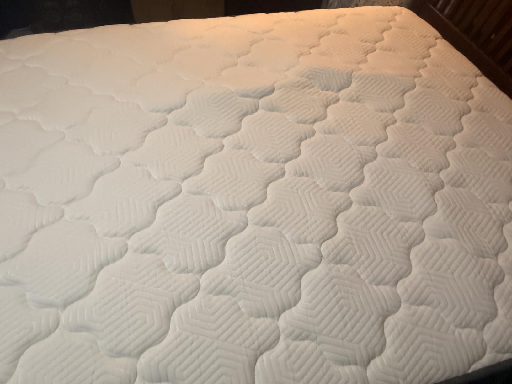 PUBPLON Queen Mattress, Hotel Luxury Hybrid 14 Inch Queen Size-Gel Memory Foam Mattress in a Box (New Version), Individually Wrapped Pocket Spring, Pressure Relief Edge Support, Medium Firm customer photo 2