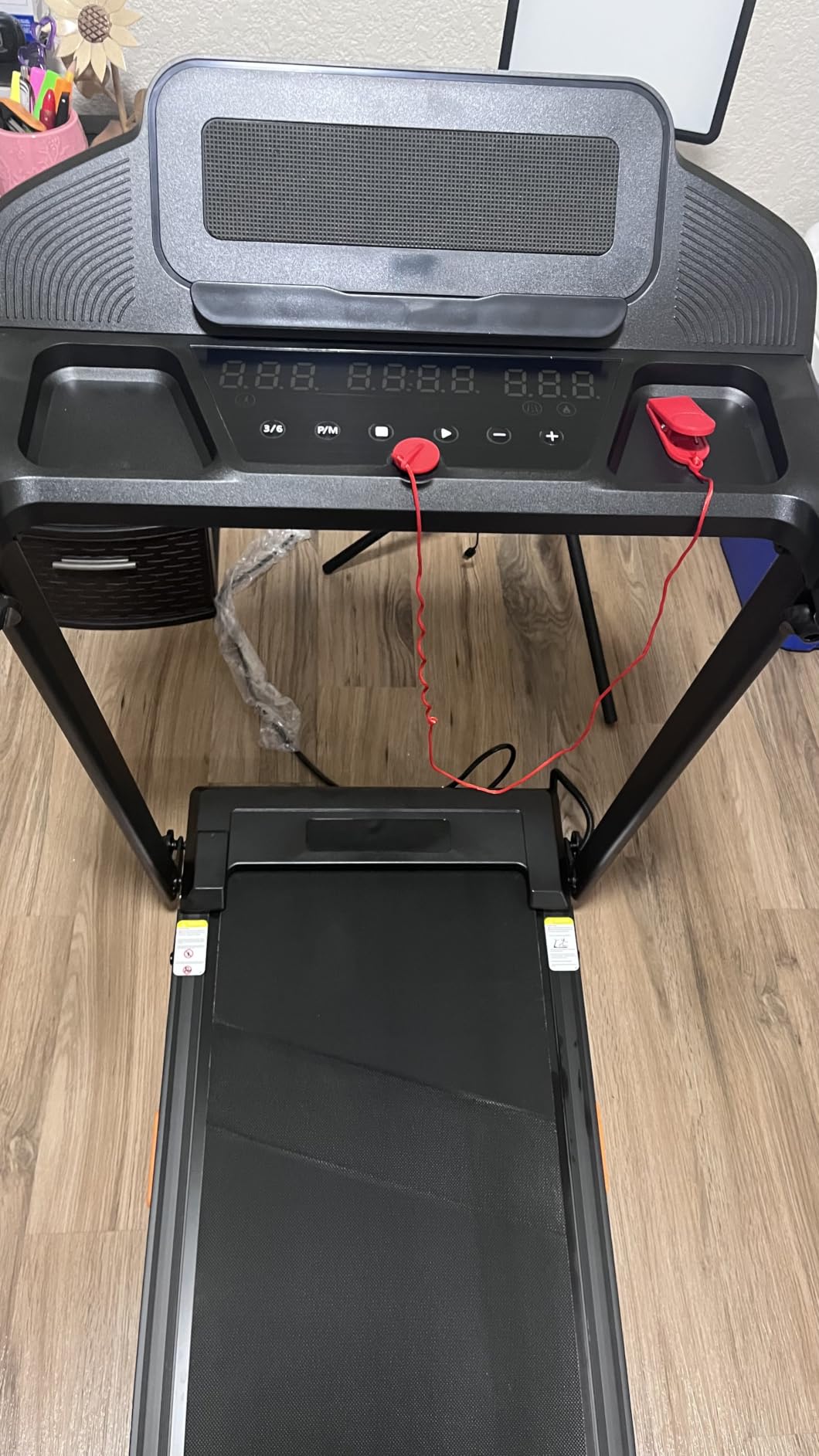 CURSOR FITNESS 16% Incline Treadmills for Home with 3 LED Displays customer photo 2
